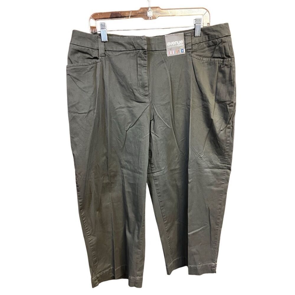 Avenue Womans Chino Capris Khaki Green Sz 16 NWT